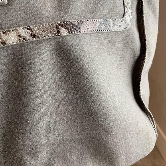 Badgley Mischka Gray Flannel Tote w/Snakeskin Trim - Picture 4 of 6